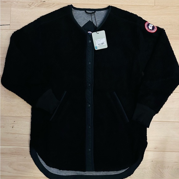 ❌ SOLD ❌ Women’s Canada Goose Larson Fleece - Picture 2 of 5